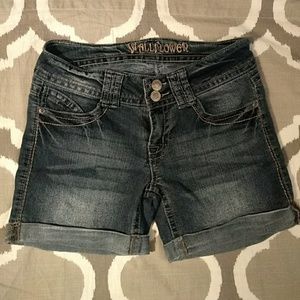 Stretch jean shorts